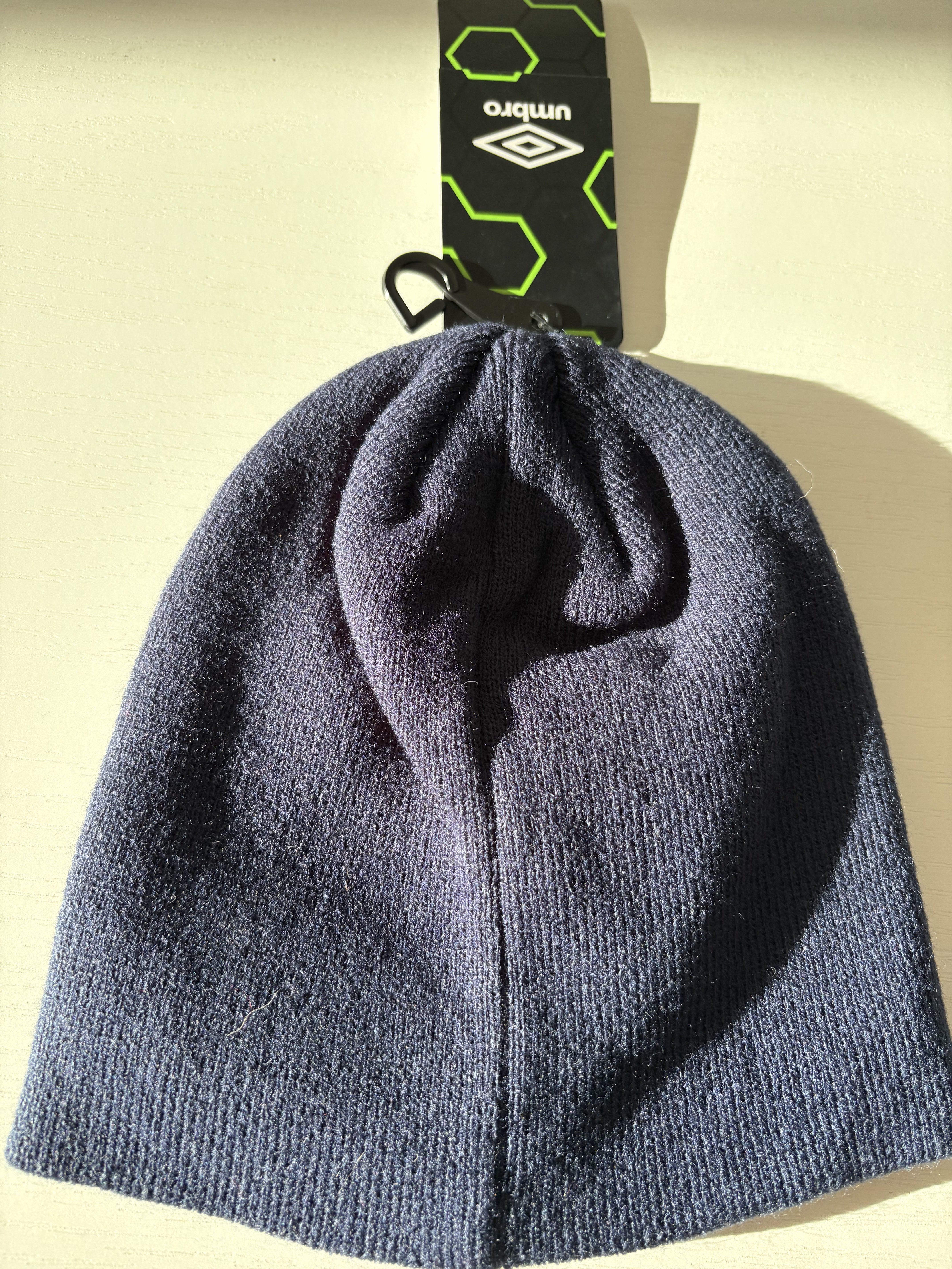 Dark blue hat for teenagers Dark blue hat for teenagers